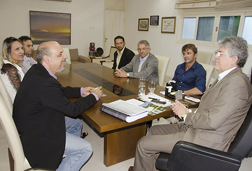 12.11.15-ricardo-recebe-presidente-icmbiu_fotos_alberi-pontes18.jpg