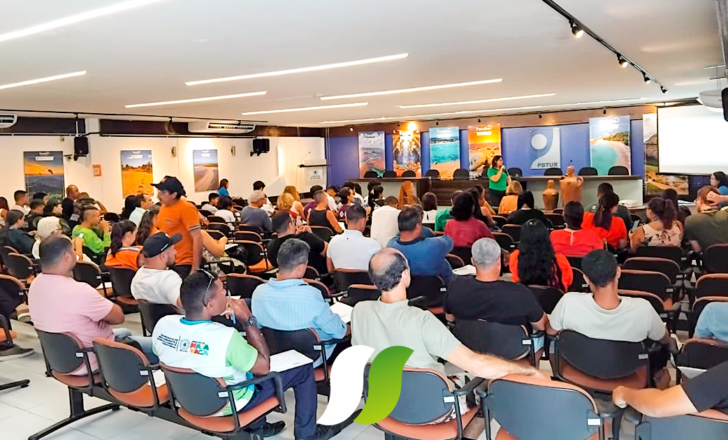 Formação técnica marca os 10 anos do Praia Limpa e reúne especialistas e comunidade para fortalecer a proteção dos ecossistemas costeiros.