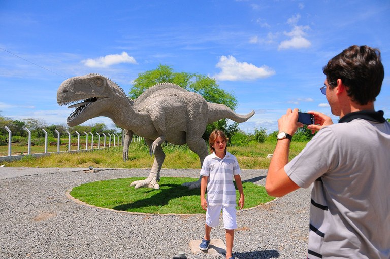 Visite o Vale dos Dinossauros
